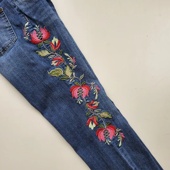 Kut Embroidered raw edge cropped jeans Reese - Picture 4 of 9